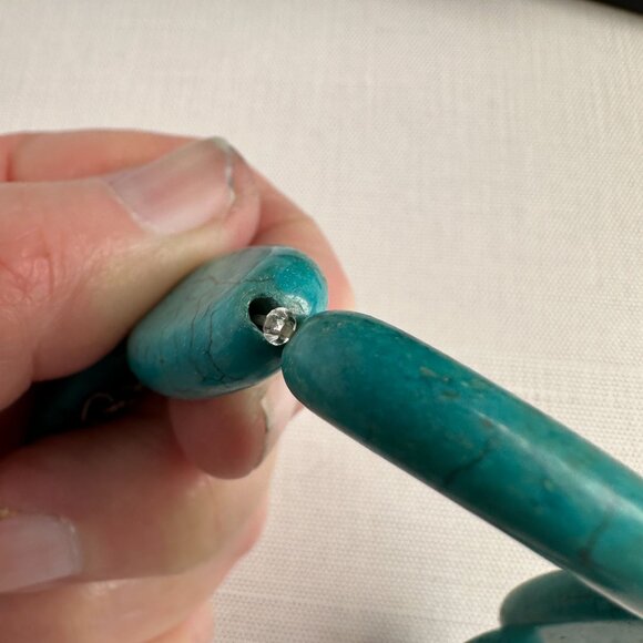 Dyed Magnesite Turquoise Bead Necklace - Picture 11 of 12